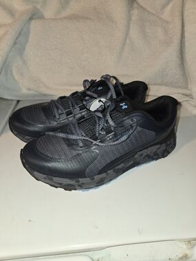 Under Armour Men's Athletic Shoes - Black and Gray
